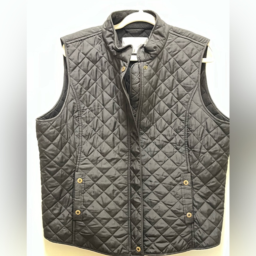 EUC black vest, zips both ways, 2 pockets, polar fleece lining